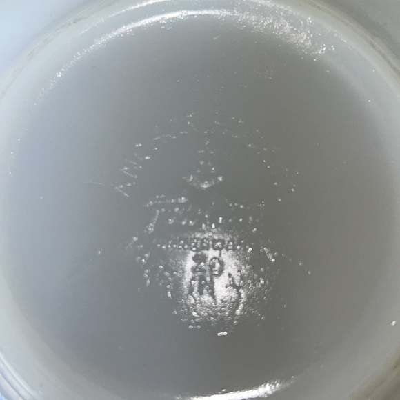 Fire King Anchor Hocking Vintage White Swirl Serving Bowl - Picture 6 of 8